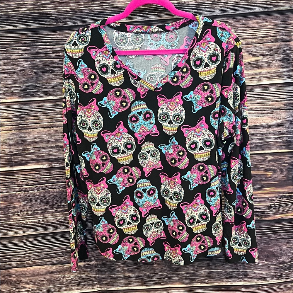 No Boundaries Multicolor Skull Print Top